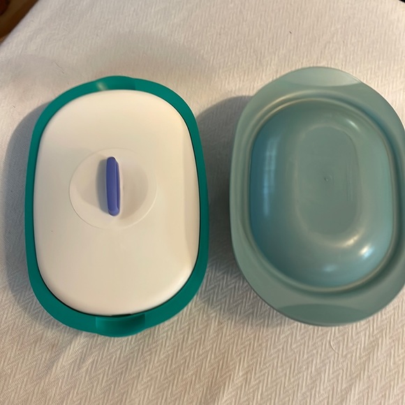 Tupperware - Picture 1 of 10